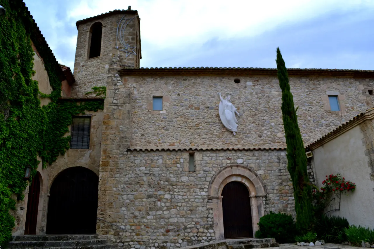 File:Santa Maria de Lavit (Torrelavit) - 1.jpg