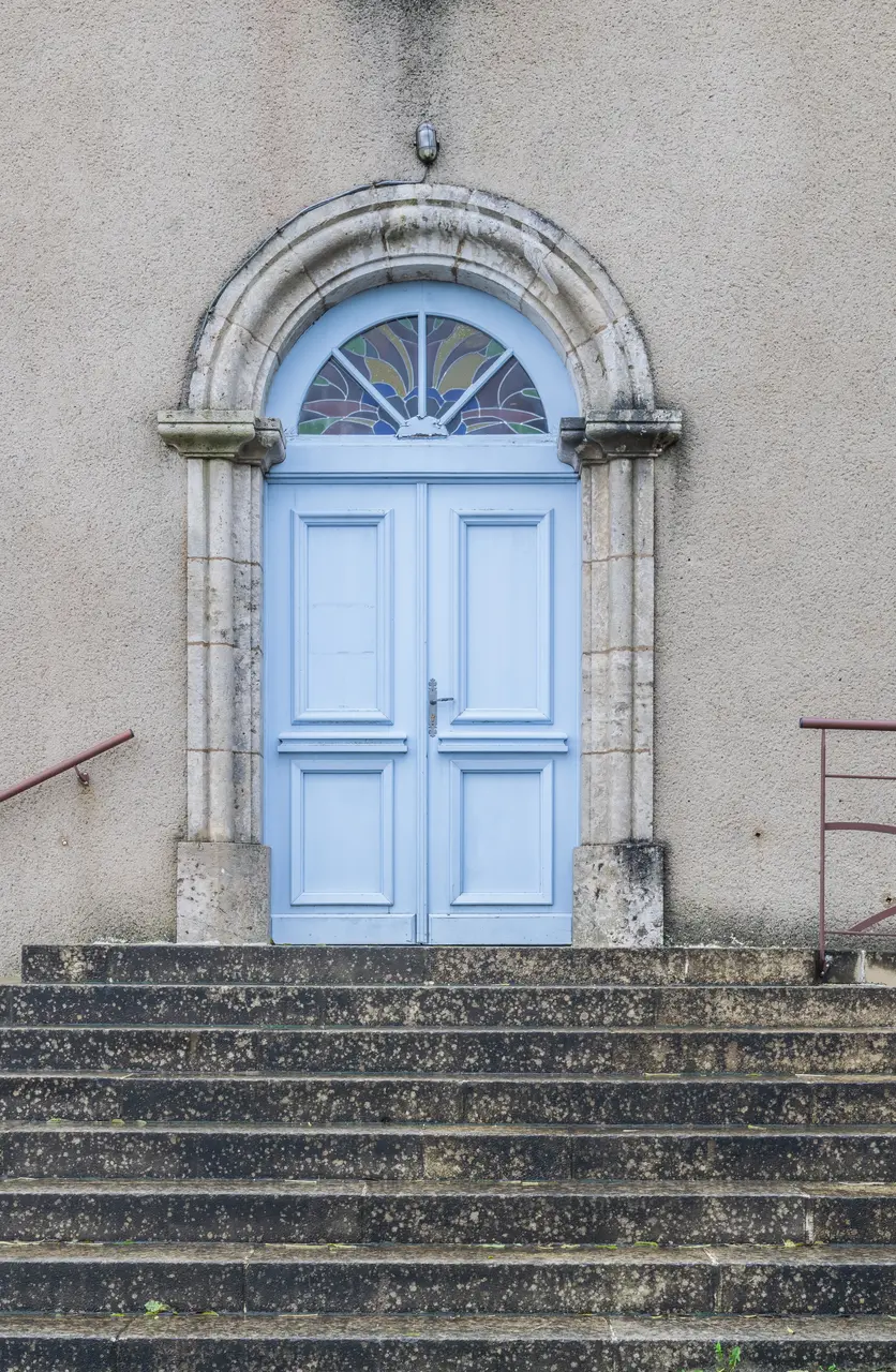 Church in Lioujas (4)