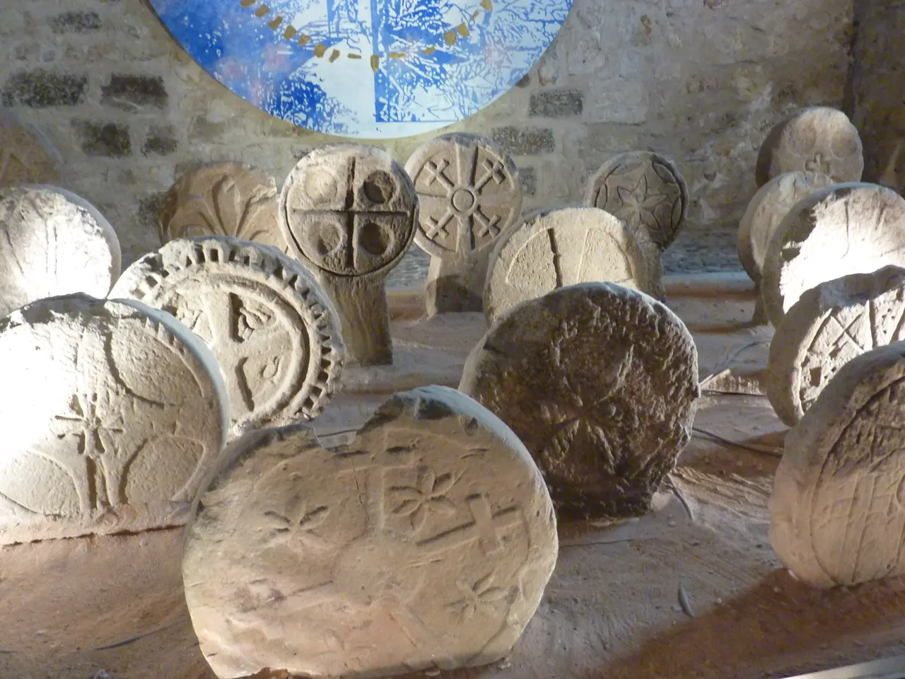 File:254 Lodève Musée Stèles discoïdales d'Usclas du Bosc 1.JPG