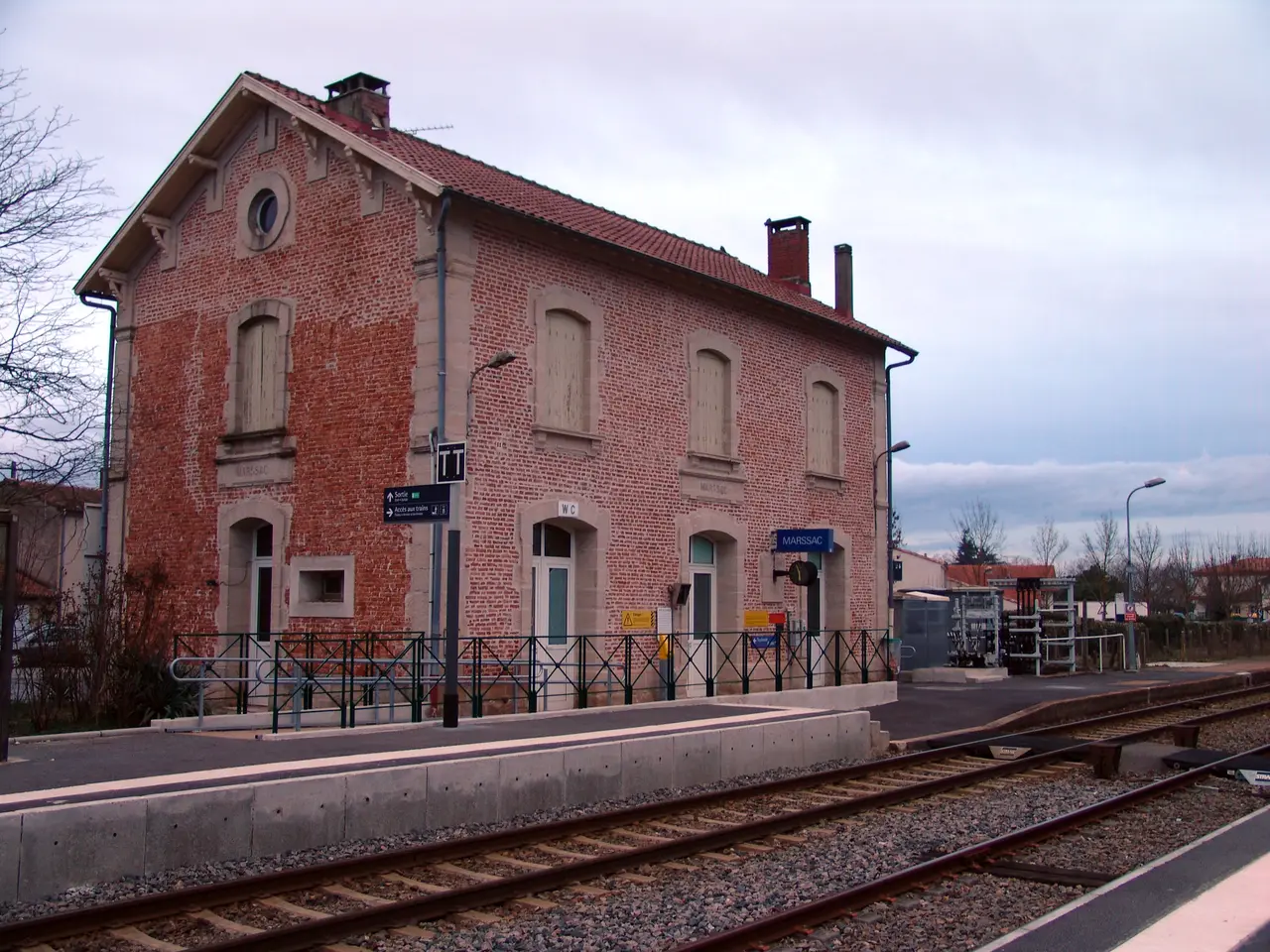 Gare de Marssac sur Tarn coté quais par mon.nini