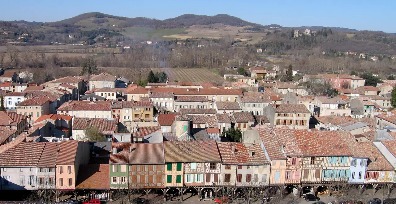 File:Vue Mirepoix (Ariège).jpg