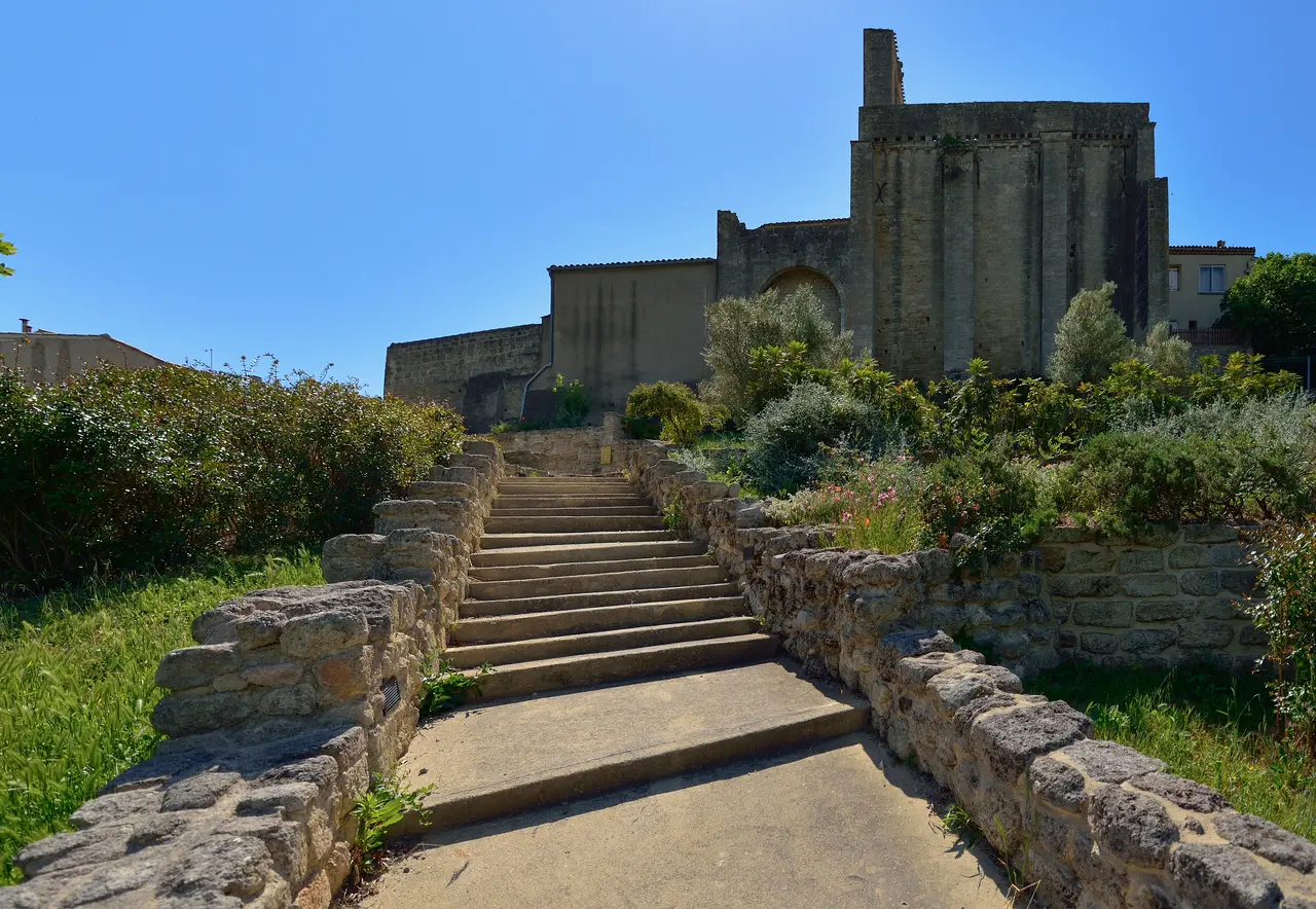 File:Église Saint-Pierre de Montbazin, Hérault 04.jpg