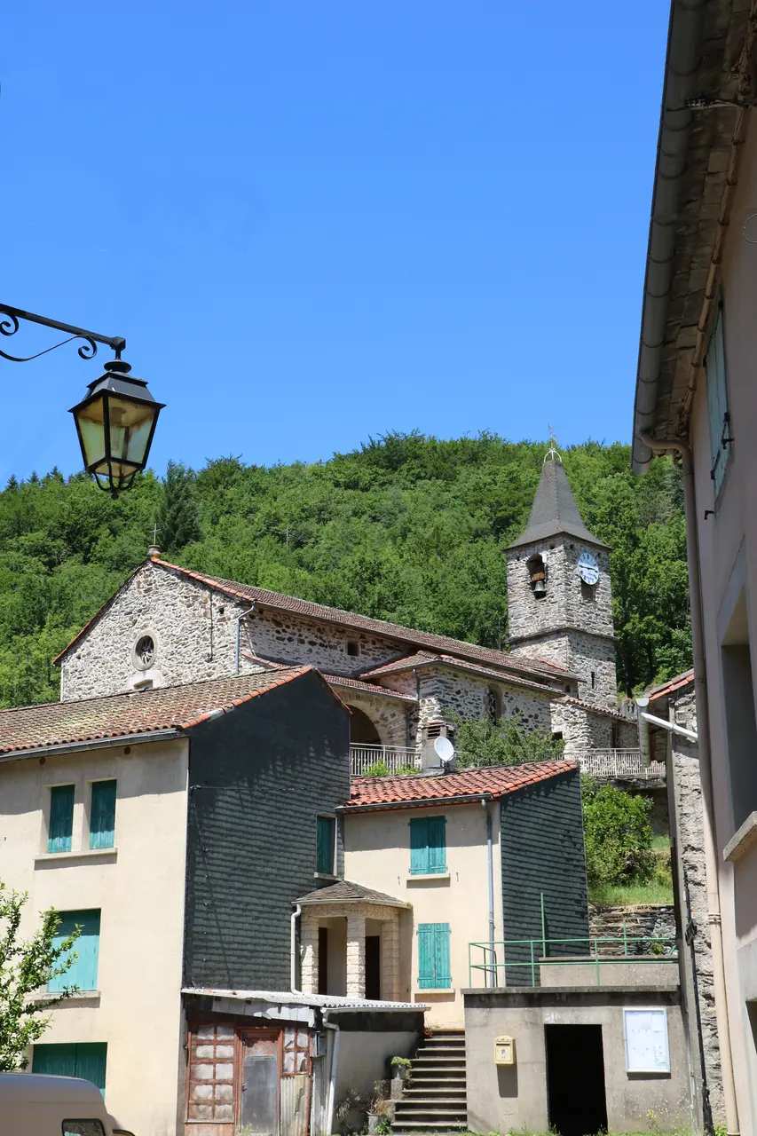 File:Verreries-de-Moussans eglise vue 1.jpg