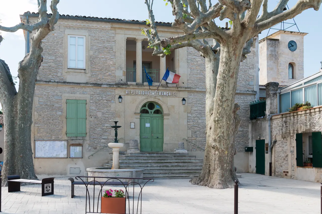 Nages et Solorgues-Mairie-20140427