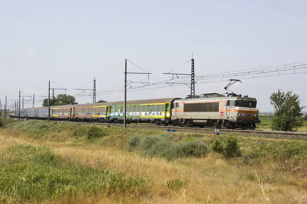 7260 Con TEOZ Bordeaux - Marseille. Nissan - Lez - Enserune.