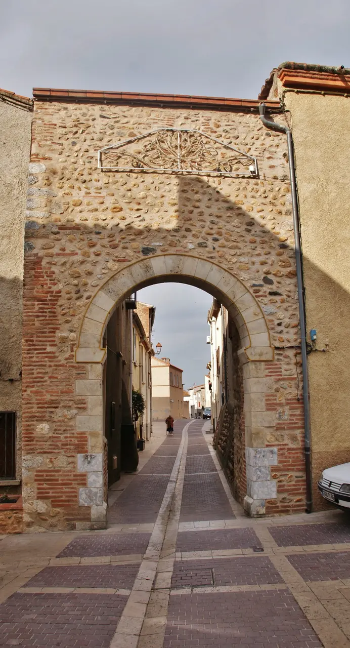 File:038 Peyrestortes ( 66600 ).JPG