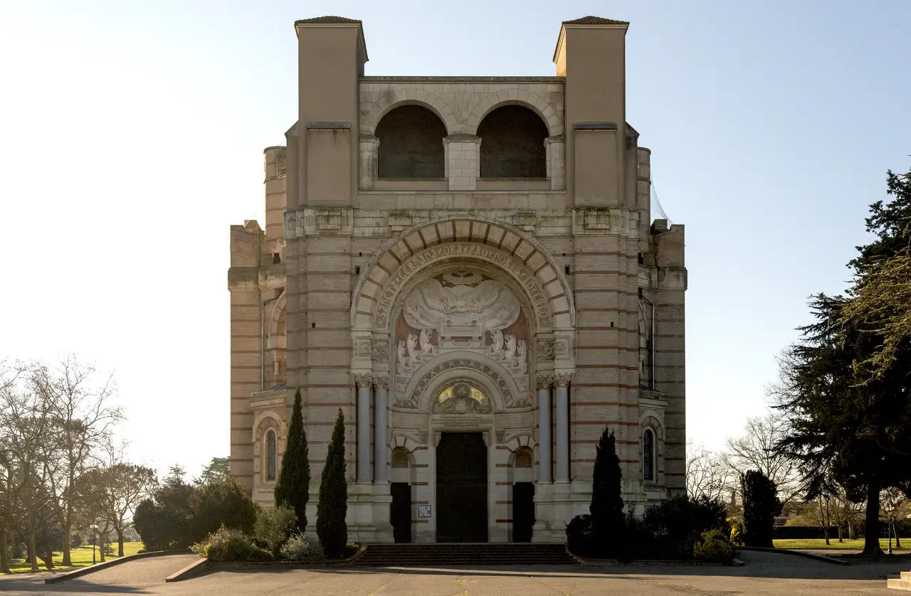 Basilique de Sainte-Germaine de Pibrac façade