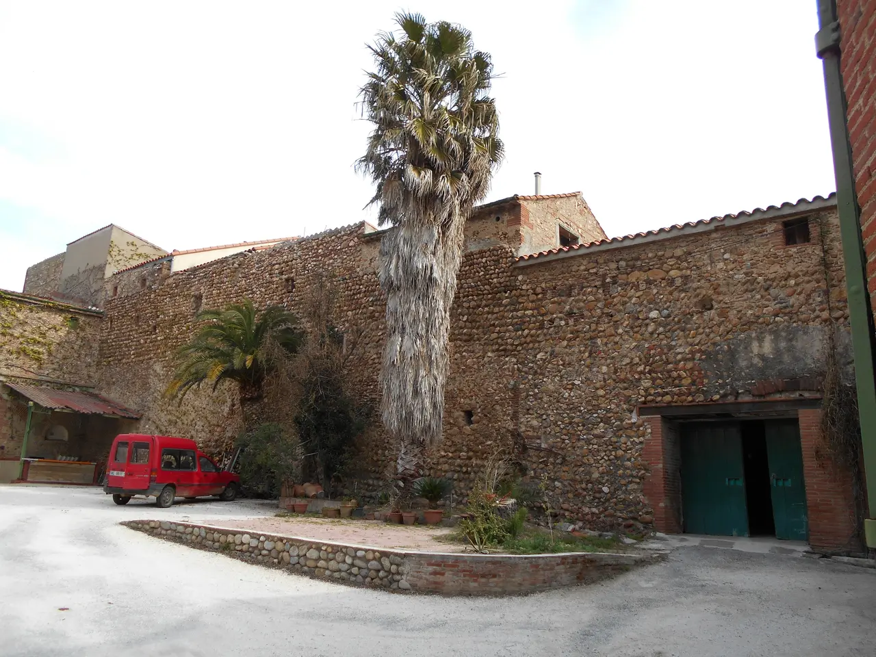 Pollestres. Les muralles 4