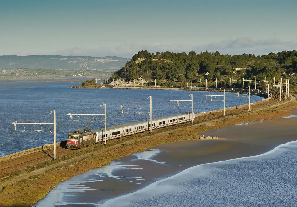Talgo Mare Nostrum con 'tracción francesa' en Port-la-Nouvelle