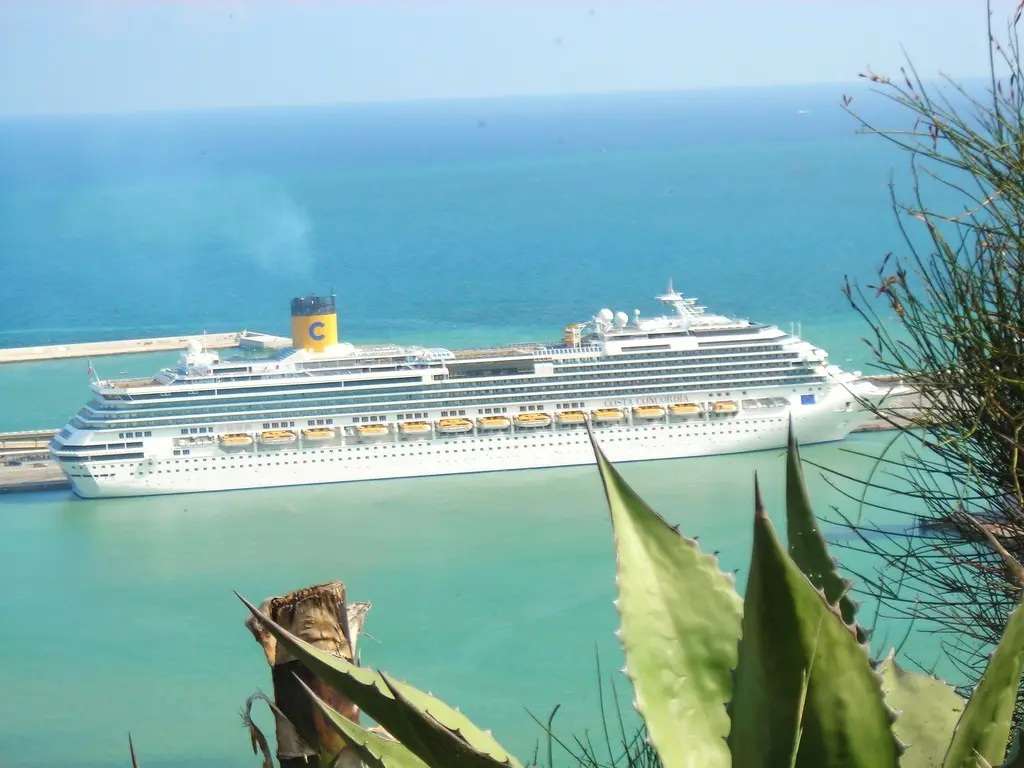 port vendres, le costa concordia, 5 ans avant son naufrage