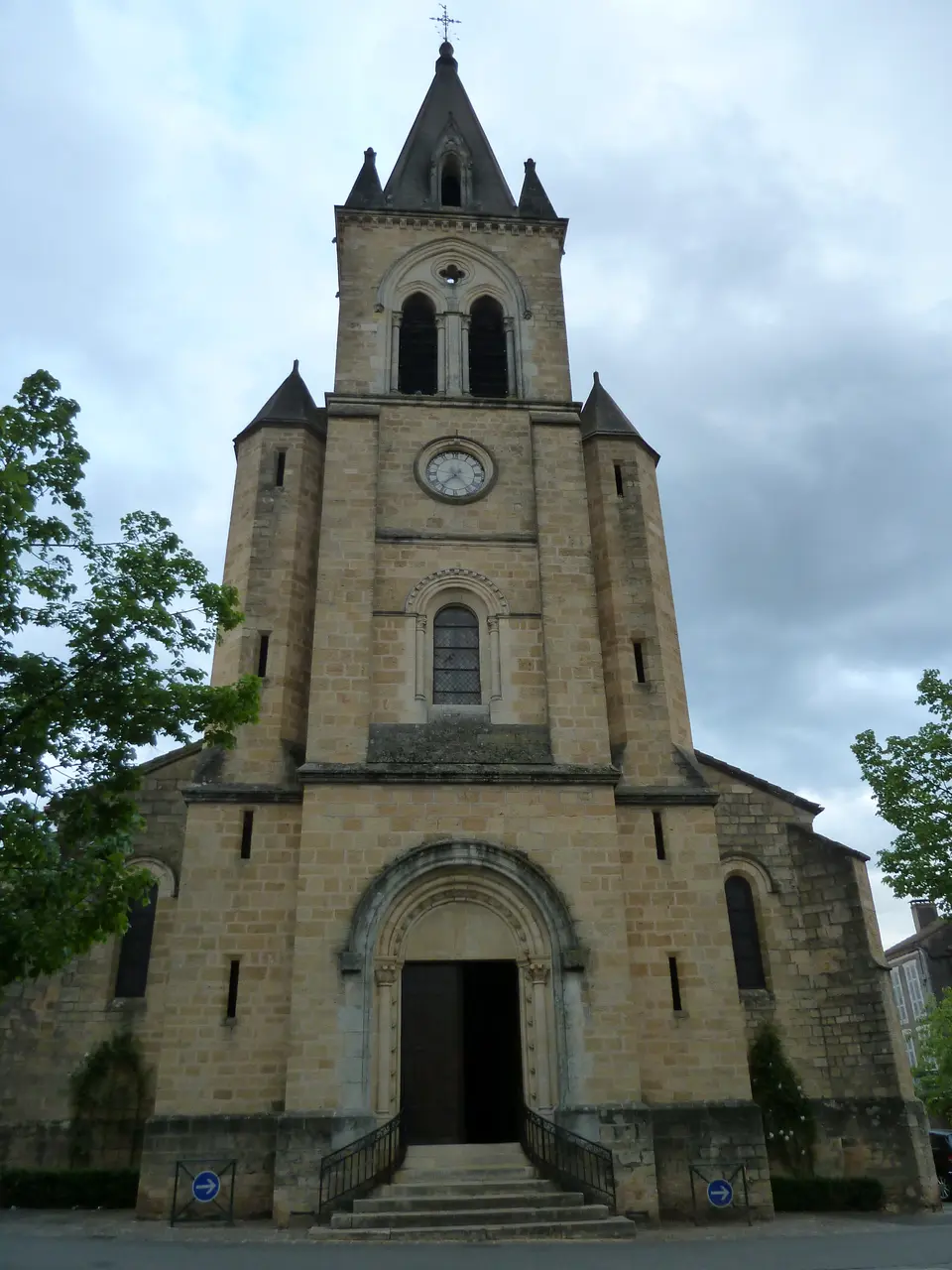 Eglise de Prayssac vue 2
