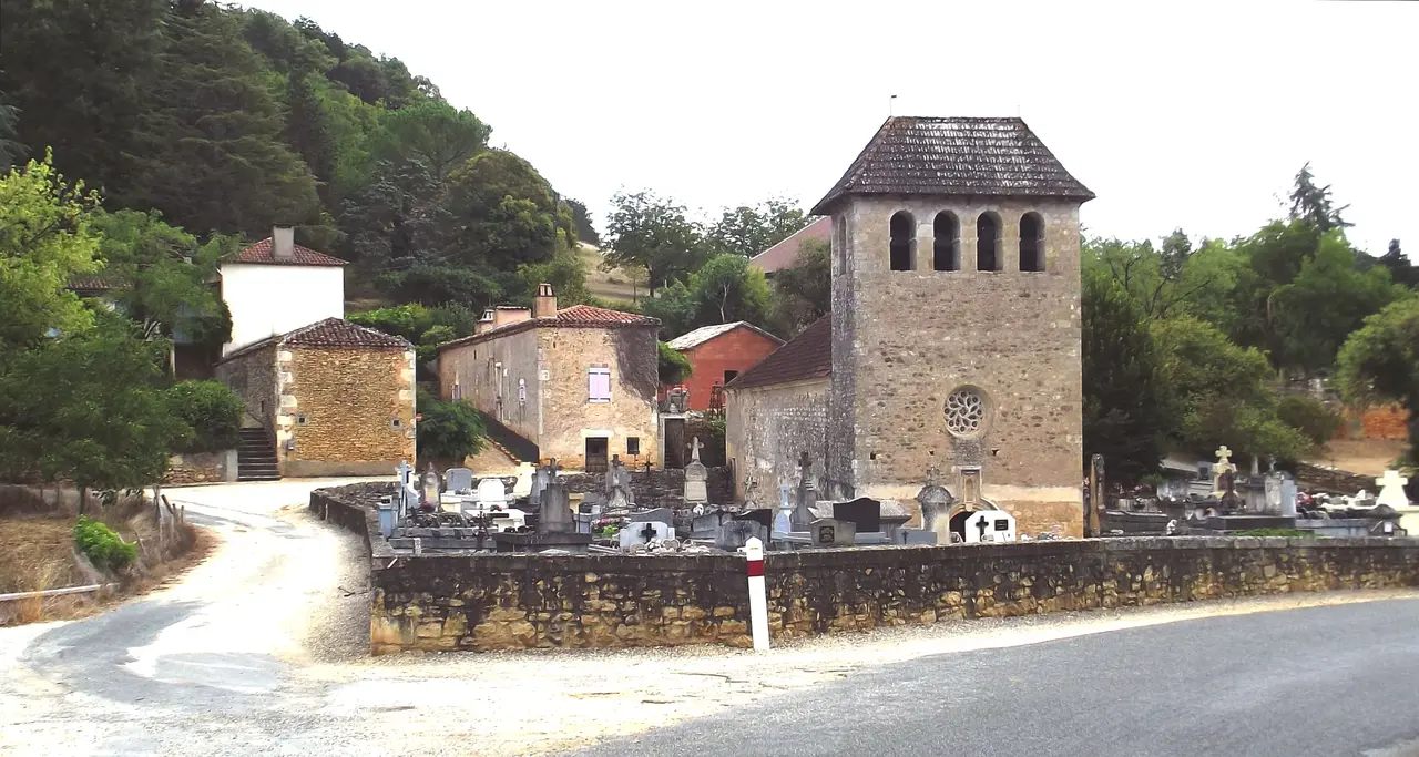 PUY L'ÉVÊQUE, Cazes, Le Hameau et son église romane