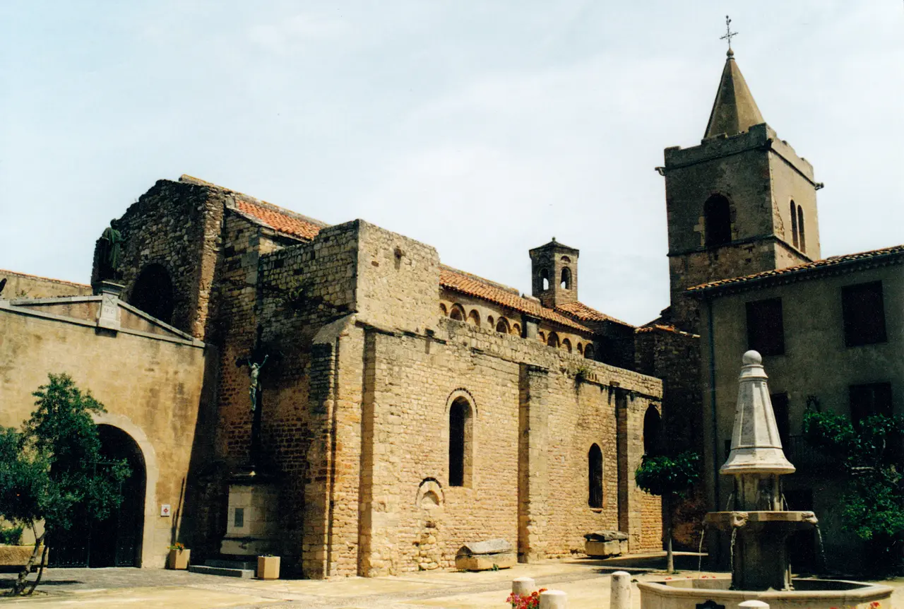 Église Sainte-Marie de Quarante 1