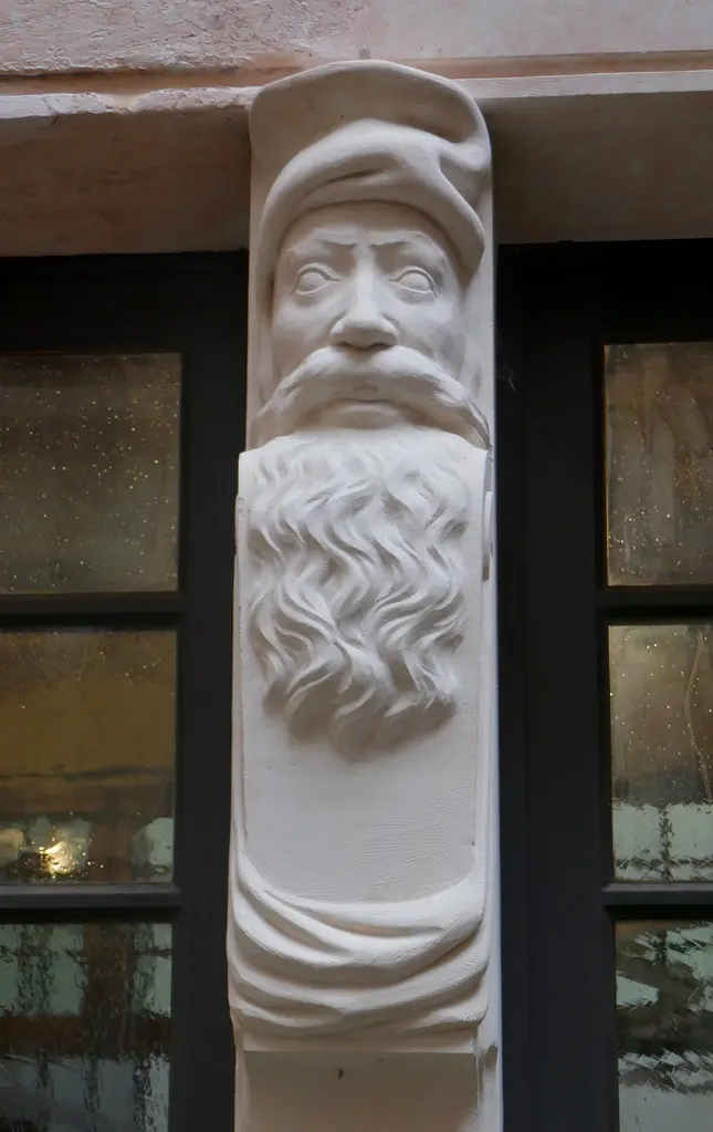 Décor de têtes, maison des Viguiers ou Hôtel Reynès , XVIe siècle, rue Timbal, Albi, Tarn, Occitanie.