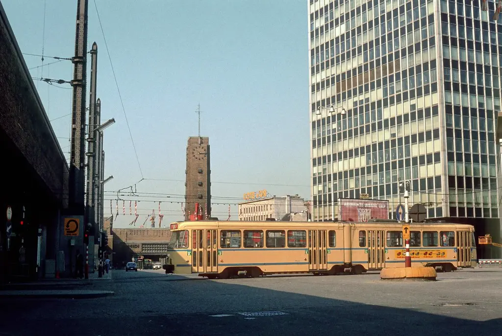 1982-05 Rue de l'Argonne et gare du Midi, Saint-Gilles
