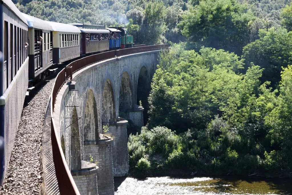 Train à Vapeur des Cévennes circule d'Anduze à Saint Jean du Gard (Cévennes)