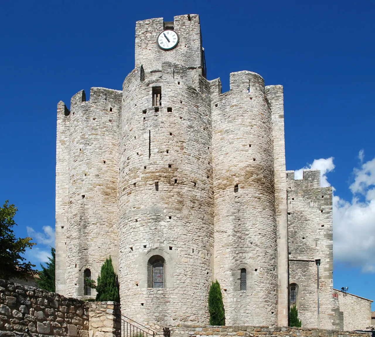 France - Gard - Église de Saint-Laurent-des-Arbres - 01