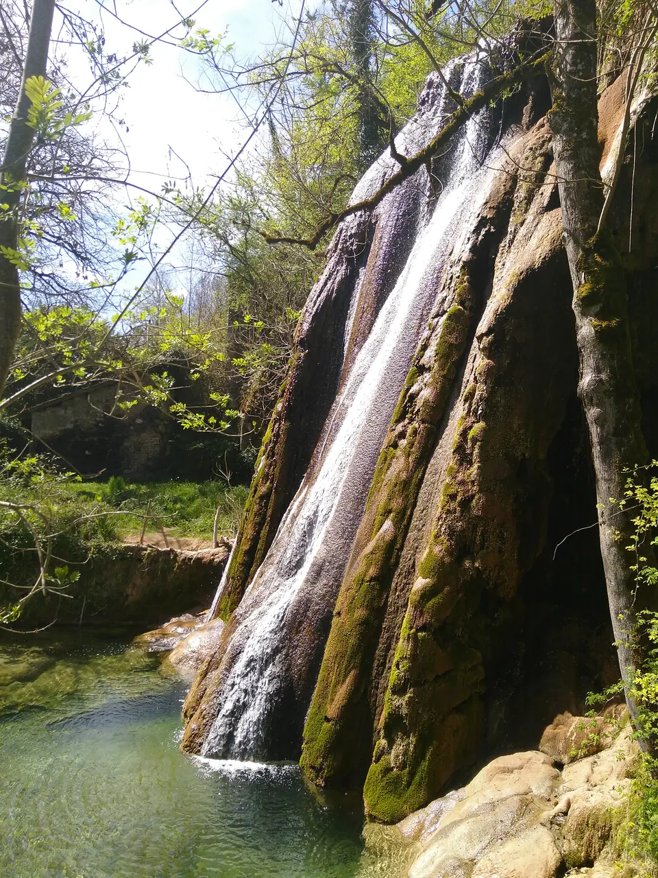 Cascade pétrifiante Saint Pierre de Livron 2