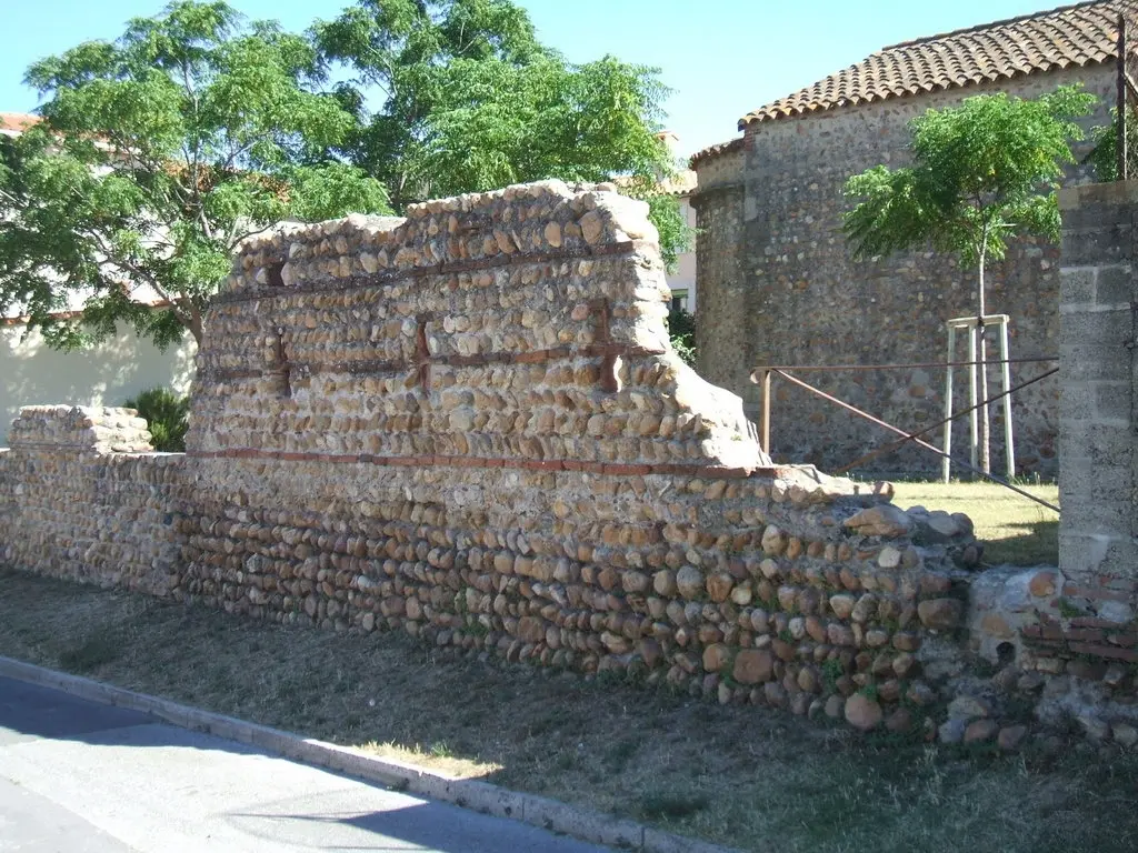 Saleilles chapelle muraille
