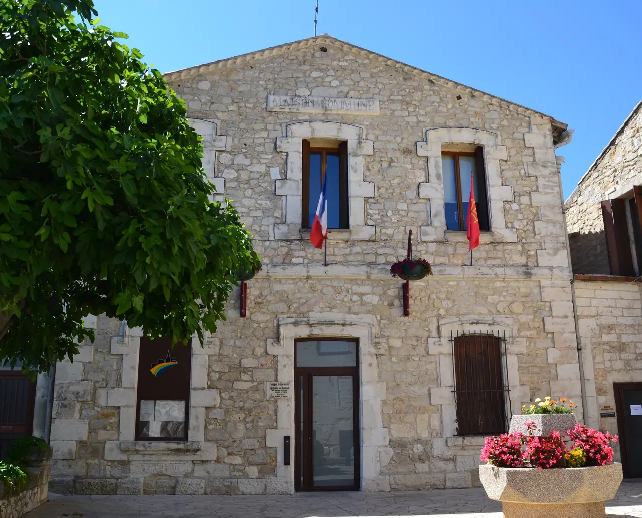 File:Mairie Teyran 2014.JPG