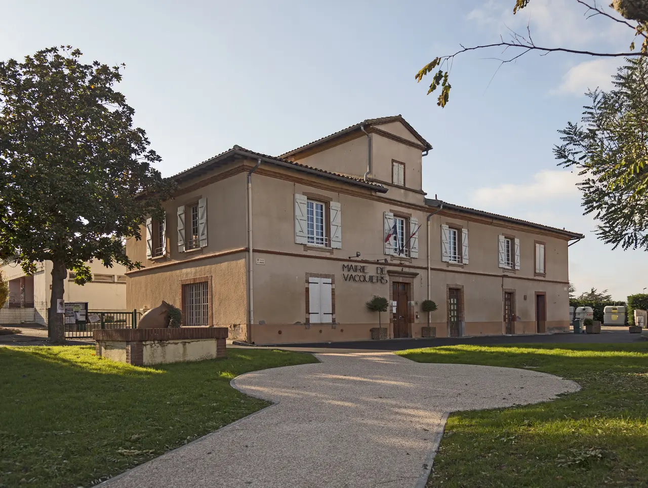Vacquiers - Mairie
