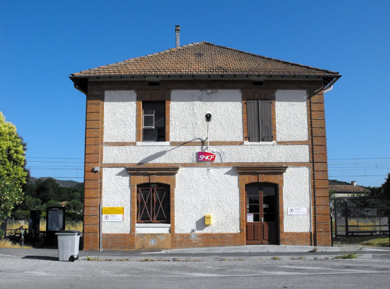 File:Gare de Varilhes, Ariège, France - 2010.jpg