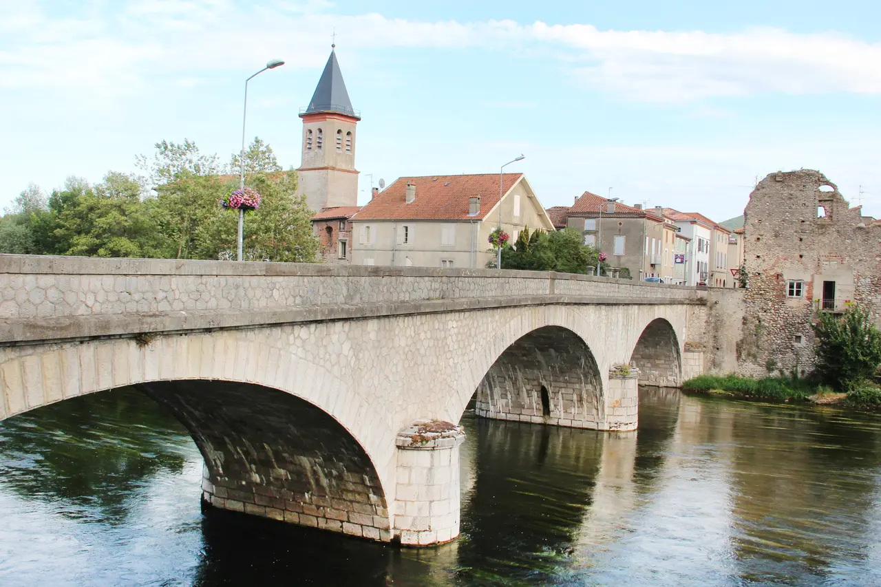 Le pont et l'église de Varilhes
