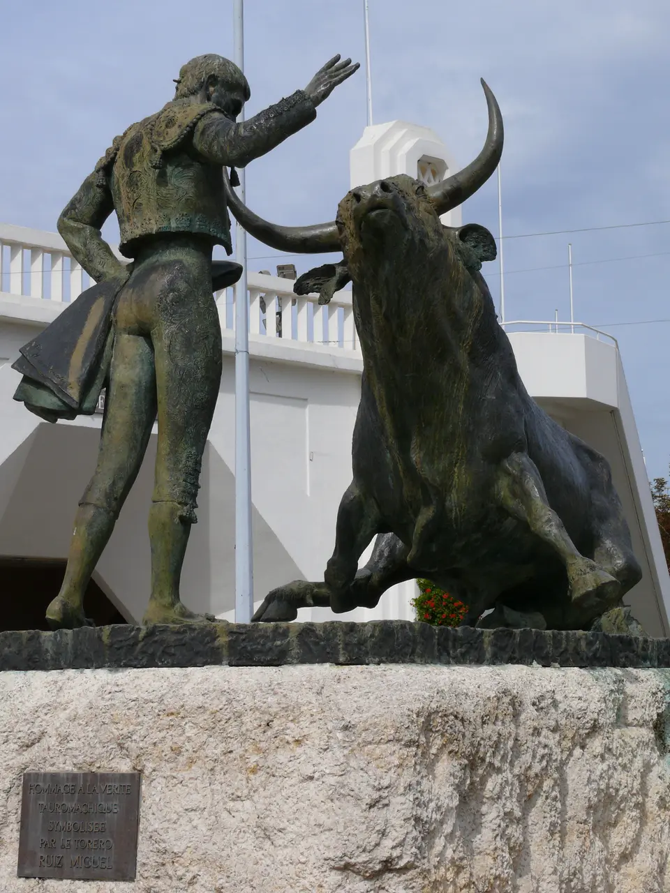 Vic-Fezensac - Arènes Joseph Fourniol - Monument Ruiz Miguel