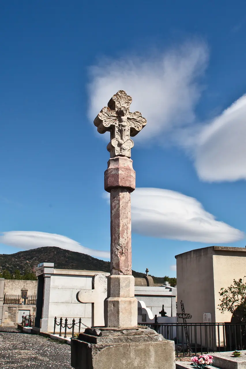 Croix de cimetière, Vinça