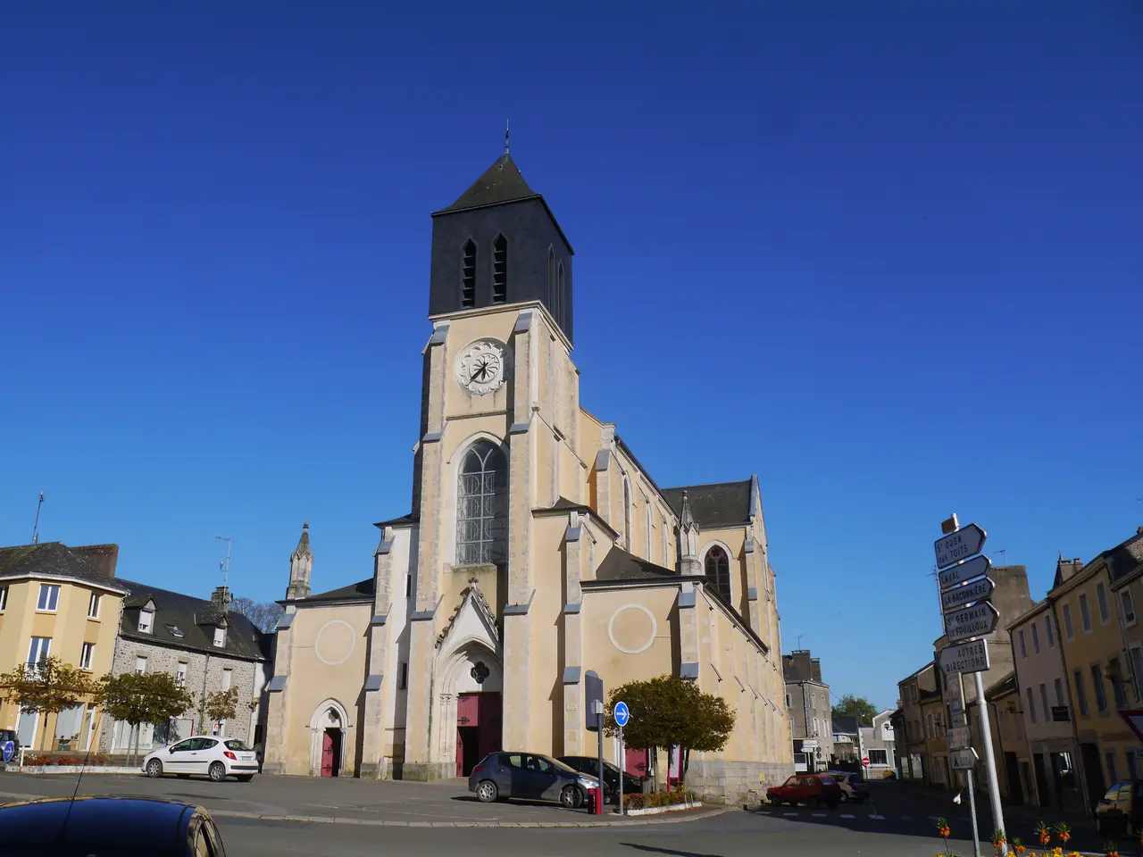 53 Andouillé église 01
