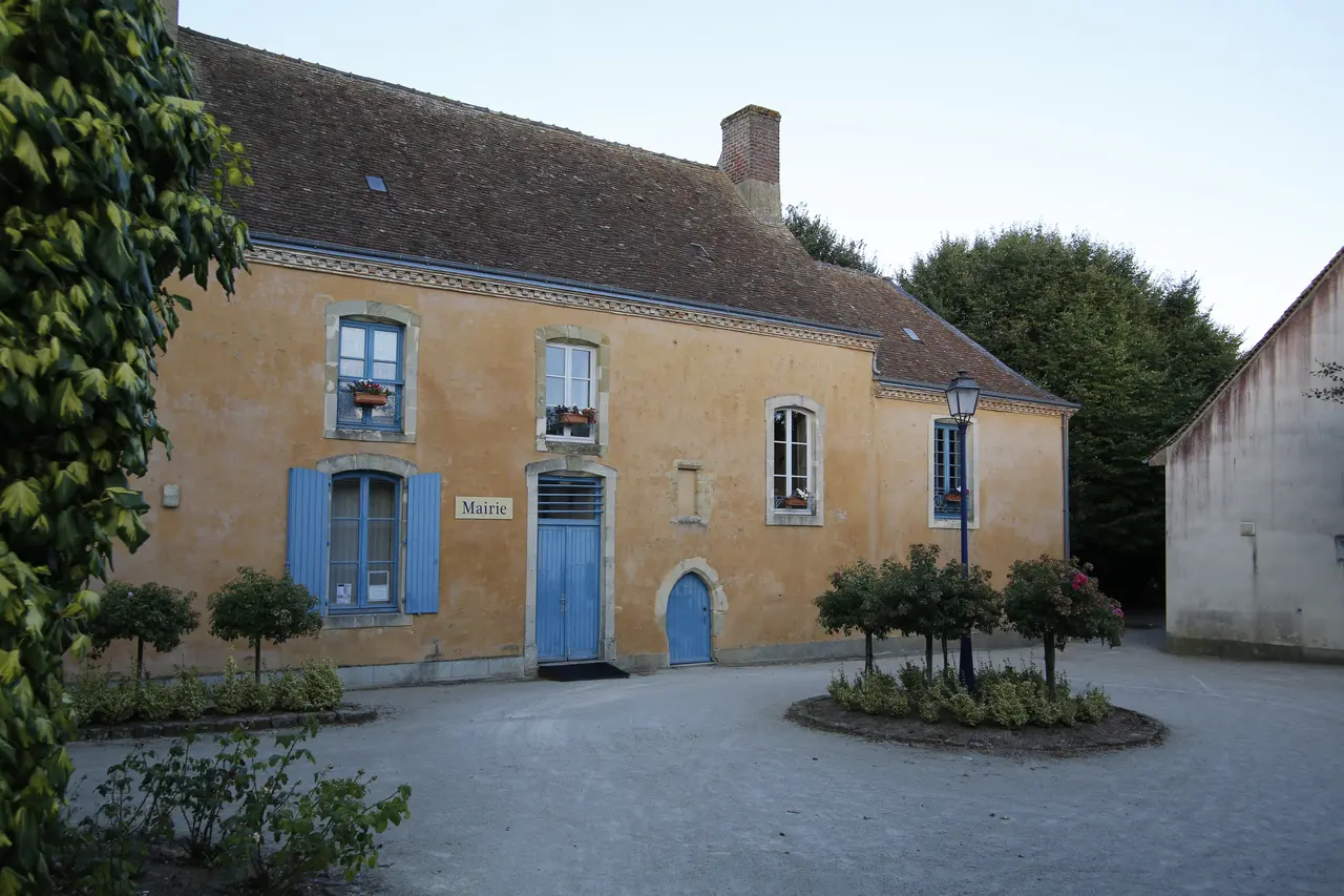 Saint-Mars-sous-Ballon - Mairie 01