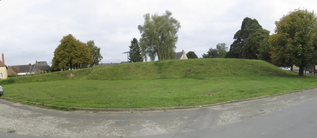 Brûlon - Motte castrale