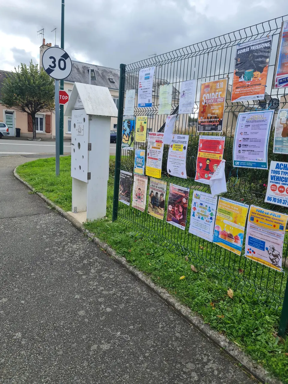 Cérans-Foulletourte - Rue Anaïs Loriot - boîte à livres