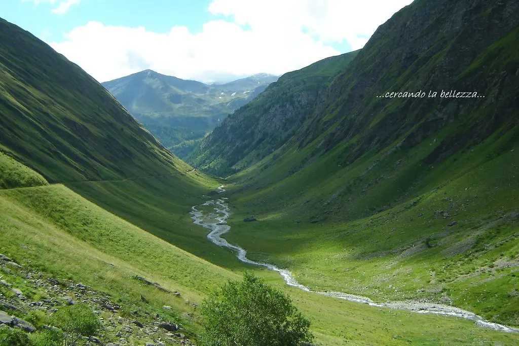 VALLONE DI CHAVANNES, una valle di origine glaciale. La Thuile, Val d'Aosta, ITALIA.
