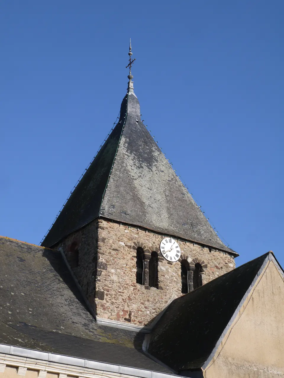 49 Chazé-sur-Argos église clocher