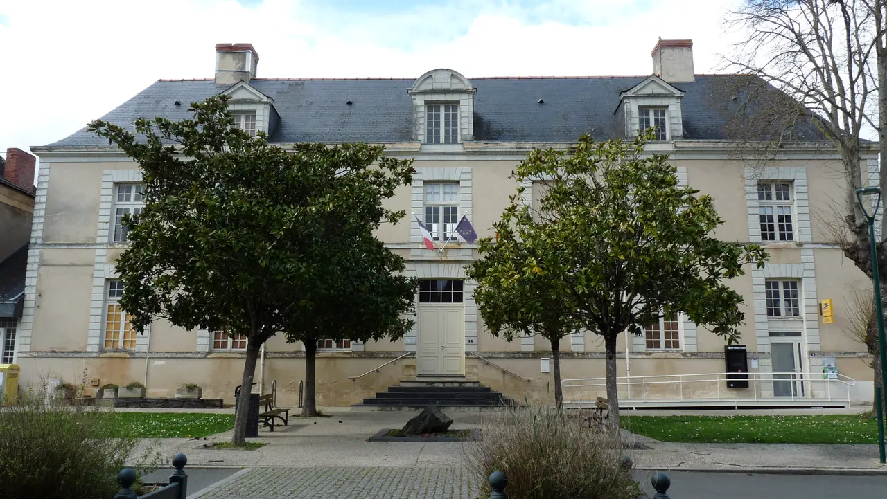 Feneu (49) Mairie