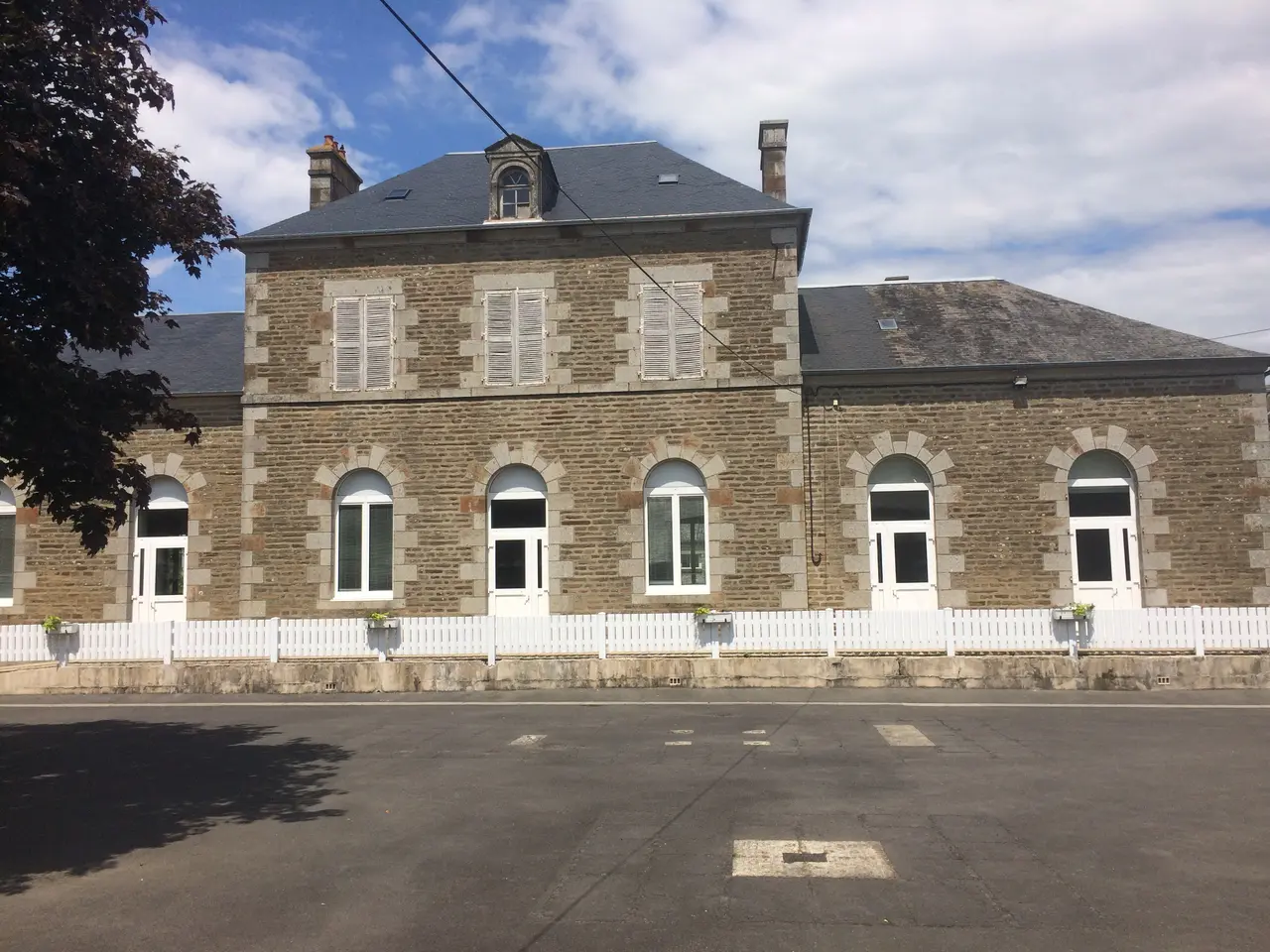 Ecole publique de Fougerolles du Plessis