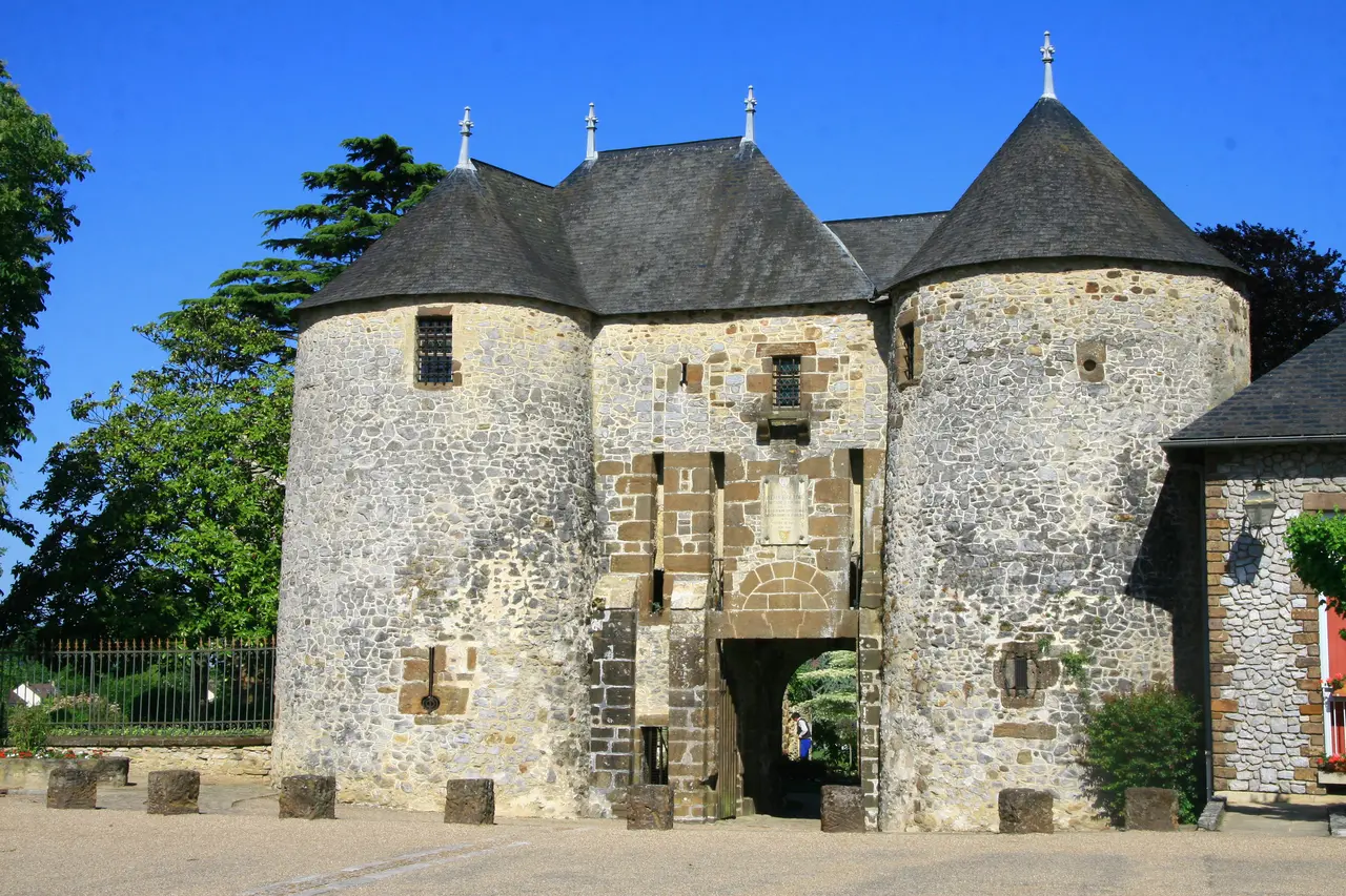 Château de Fresnay sur Sarthe