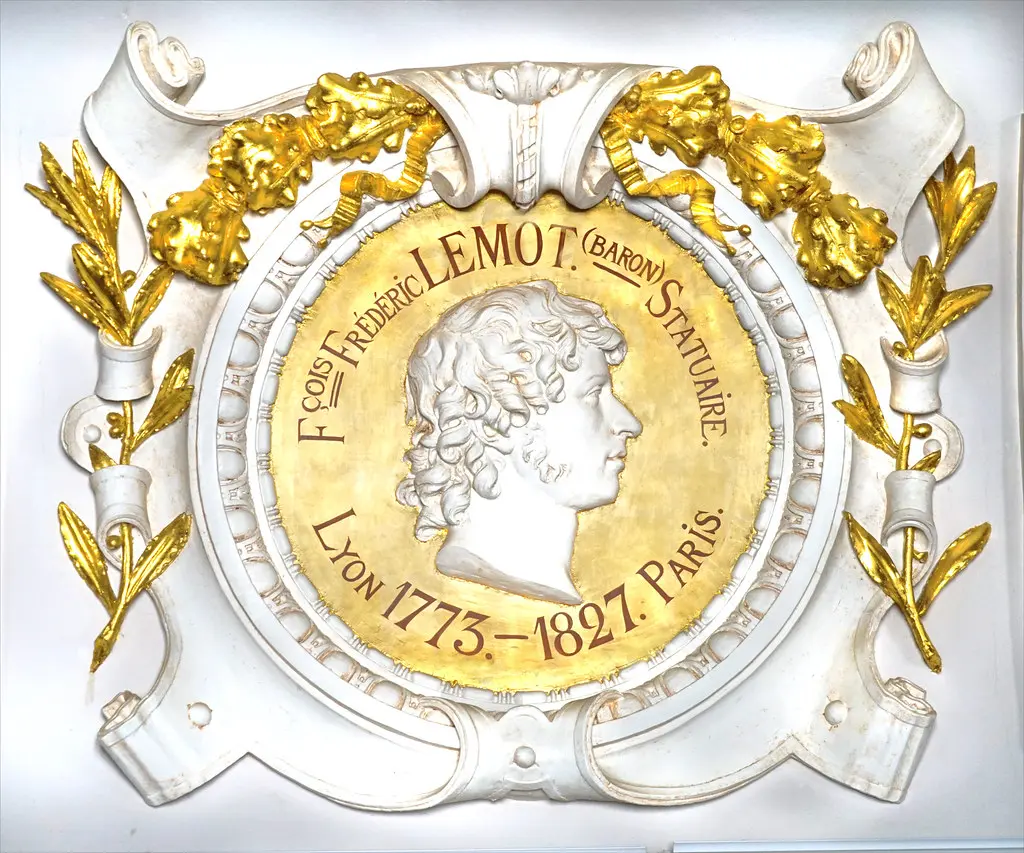 Médaillon en hommage à F.-F. Lemot dans la galerie des Illustres (Gétigné, Clisson)
