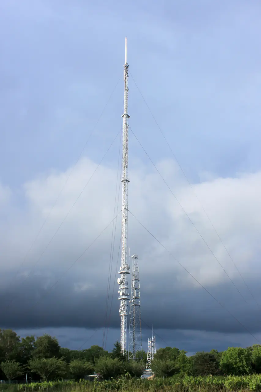 Tour TV, la Louée, Fr-44-Haute-Goulaine.