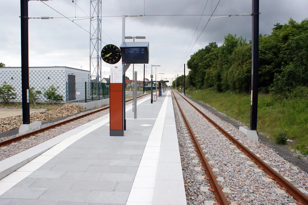 File:Gare-Issé-2014 03.JPG