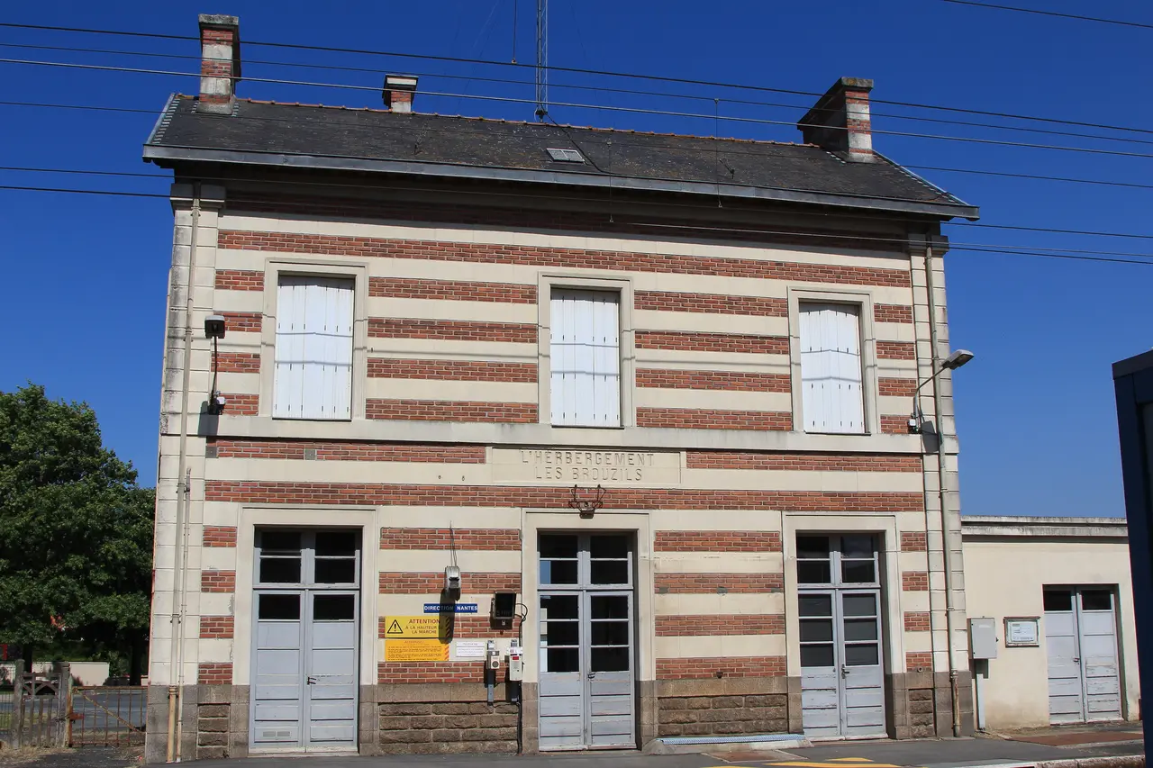 Bâtiment voyageurs de la gare de l'Herbergement par Cramos