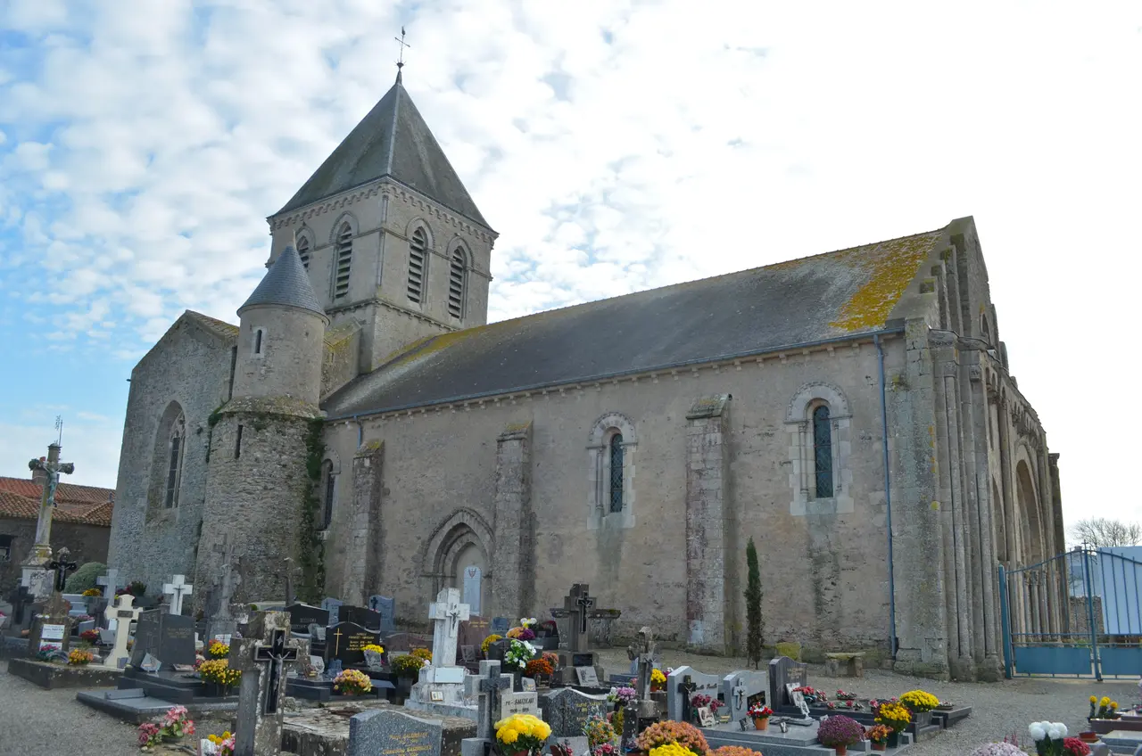La Chaize-Giraud - Eglise (2)