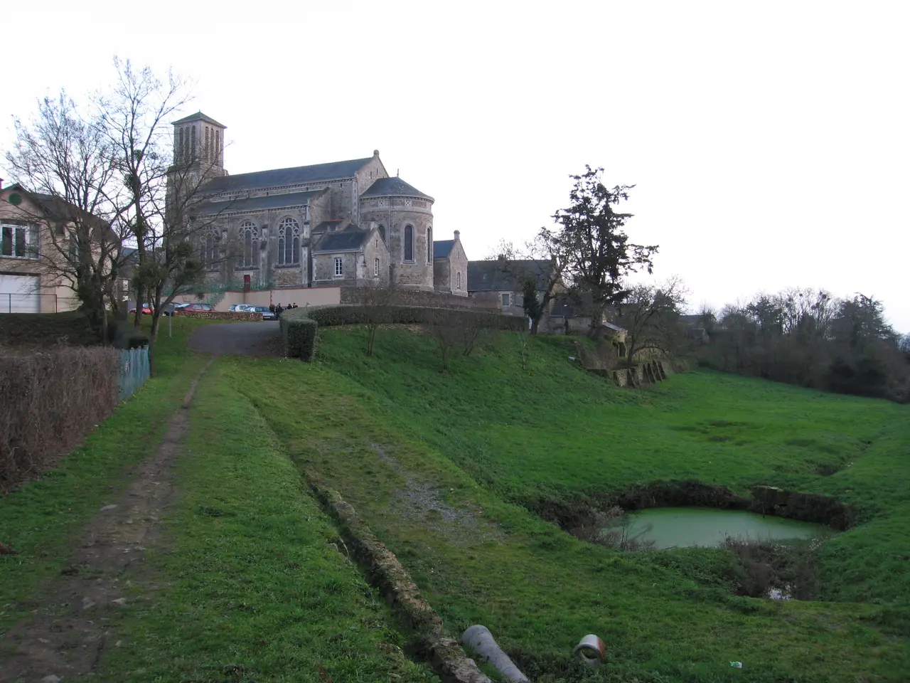 FR-eglise-ND des Aulnes