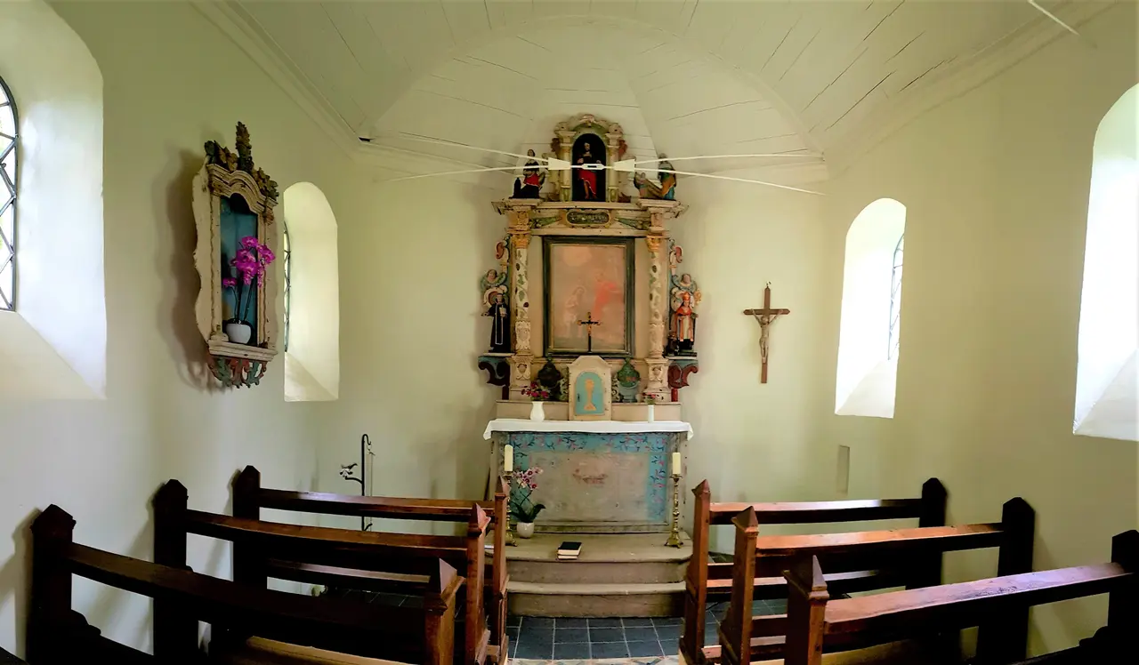 Intérieur de la chapele Saint Aubin d'Heckbous