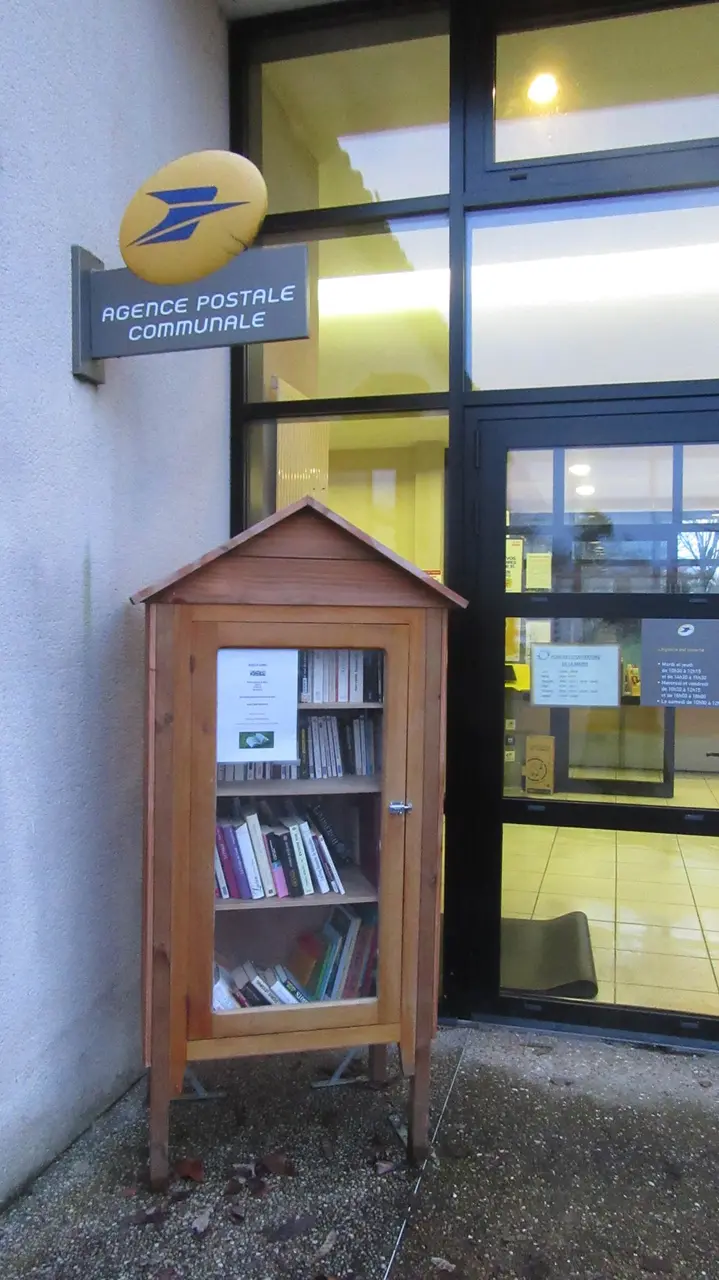 La Copechagnière - Place Jean-Claude Audureau - boîte à livres