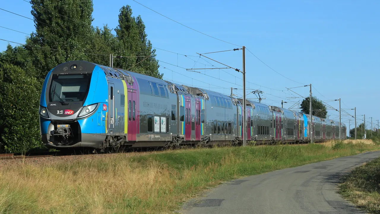 UM de Regio2N sur l'Interloire près de La Ménitré par Cramos