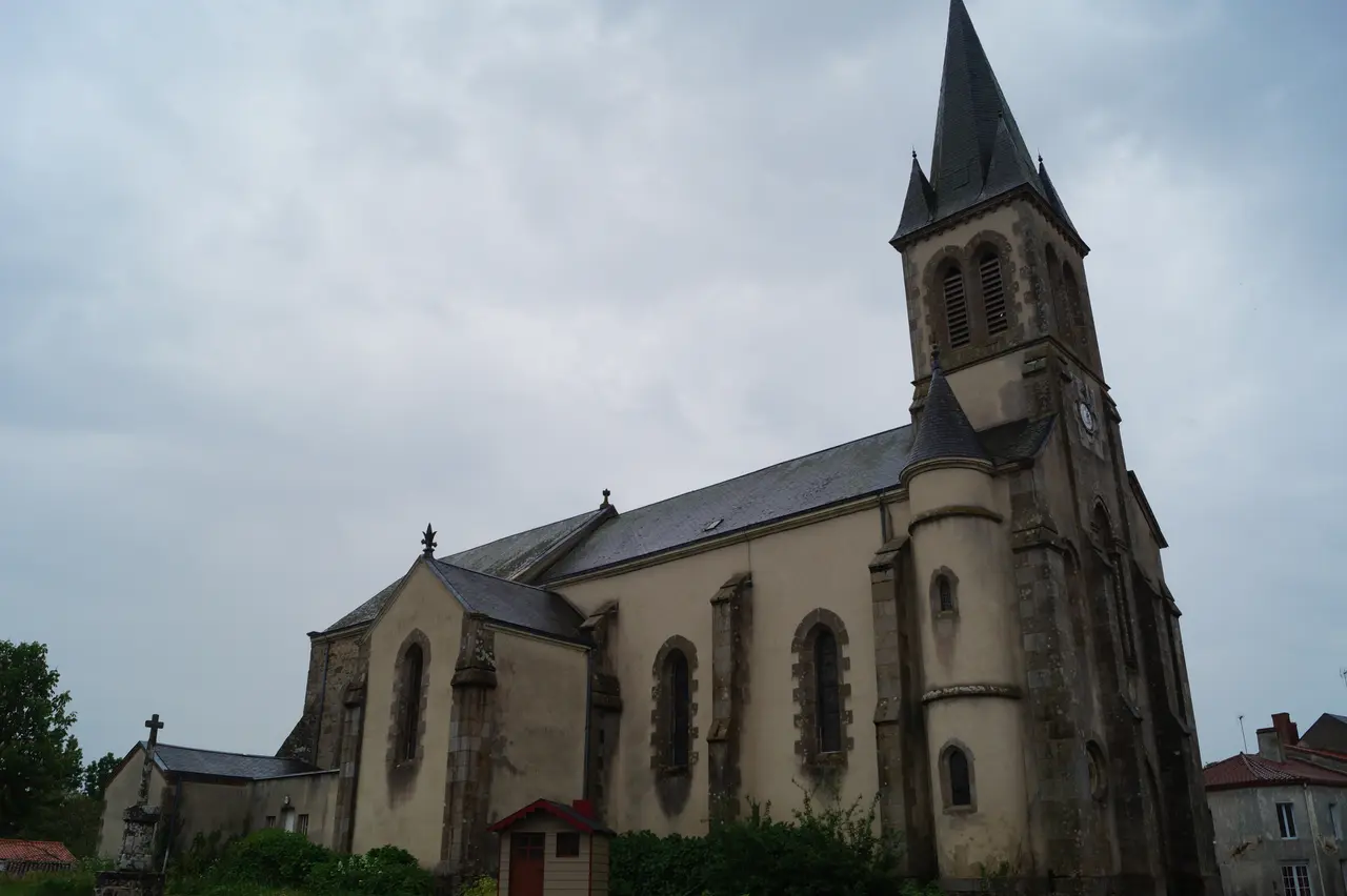 File:Église Saint-Jean-Baptiste de La Merlatière (vue 2, Éduarel, 17 mai 2017).jpg