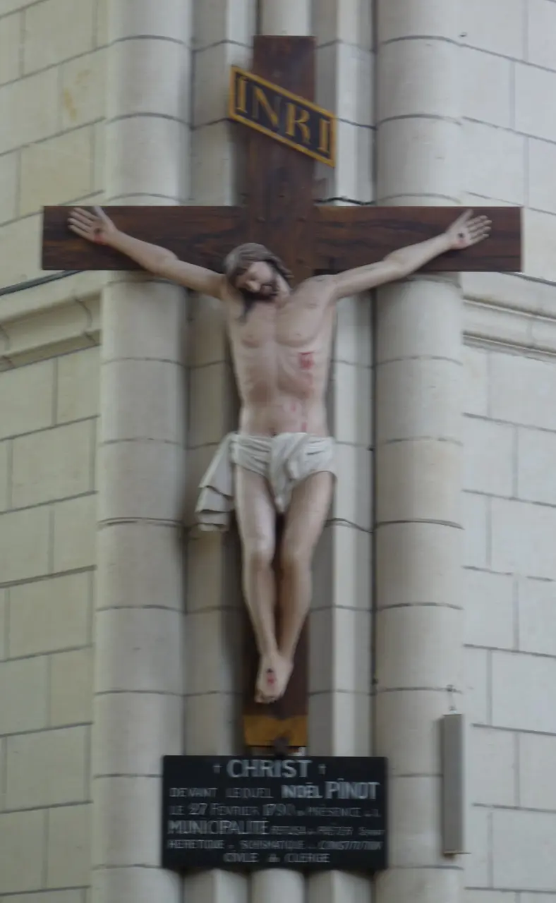 Le Louroux-Béconnais (49) Église Saint-Aubin - Intérieur - Crucifix