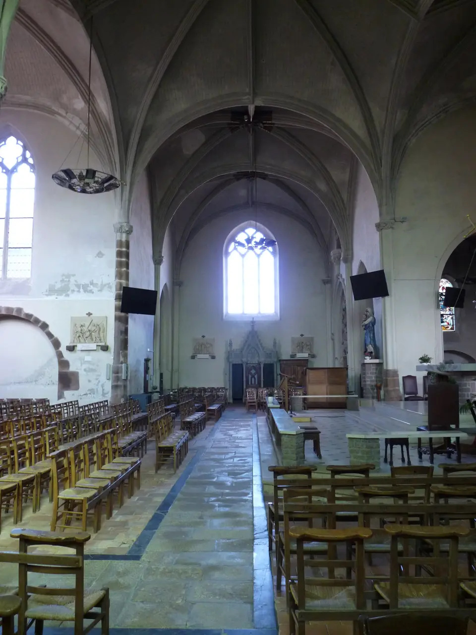Le May-sur-Èvre (49) Église Saint-Michel - Intérieur - 03